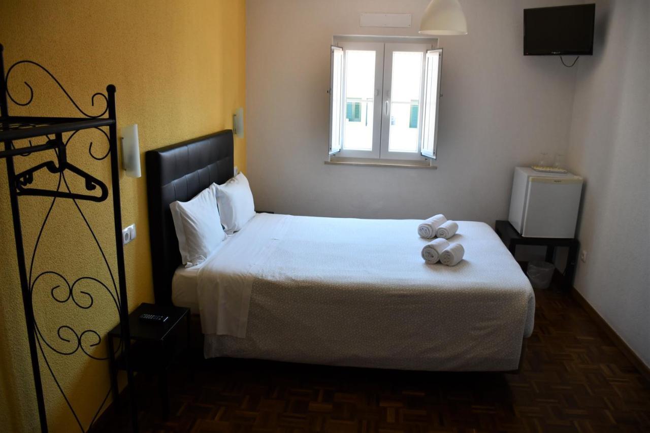 Alojamentos Vitinho - Vila Nova Milfontes Вила-Нова-де-Мильфонт Экстерьер фото